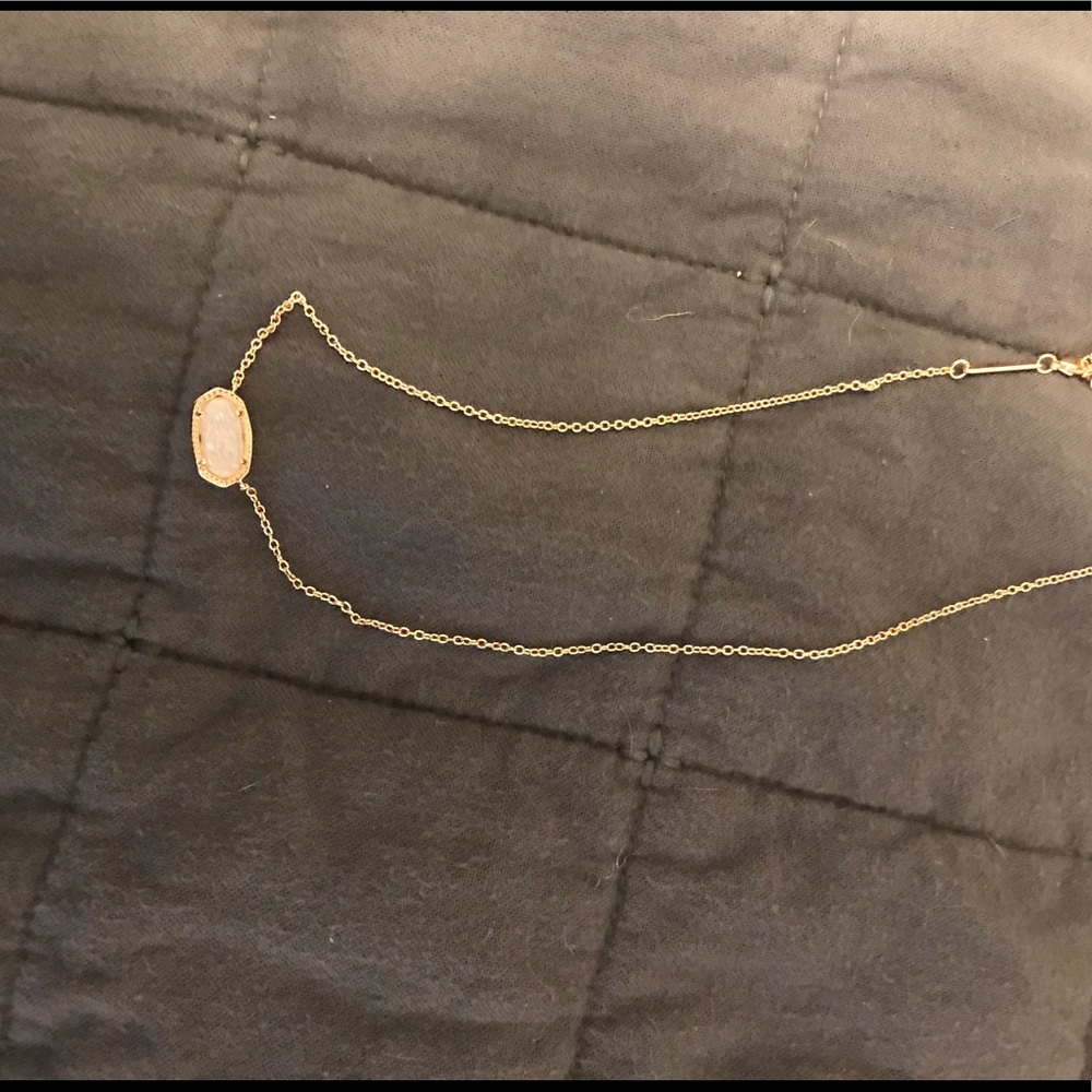 Kendra Scott necklace